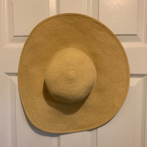J. Crew Accessories - J. Crew Wide Brim Packable Beach Hat